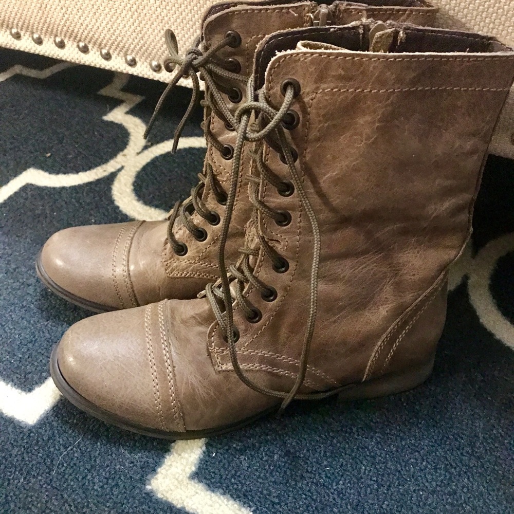 Steve Madden Combat boot